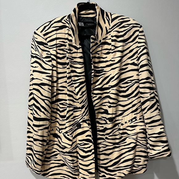 Zara Jackets & Blazers - Zara Cream and Black Blazer Elegant Suit Jacket